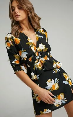 Rue Stiic - Patti Mini Skirt In Marigold Floral 13 Rue Stiic - Patti Mini Skirt In Marigold Floral -Showpo Shop 28.10.2021 Kieran x Evette x Stas8029