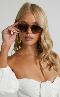 Showpo Shop 22 BANBÉ EYEWEAR Banbe Eyewear - The Ashley In Stripe Honey Tort Brown