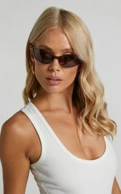BANBÉ EYEWEAR Banbe Eyewear - The Naomi In Bronze Brown 12 BANBÉ EYEWEAR Banbe Eyewear - The Naomi In Bronze Brown -Showpo Shop Banbe Eyewear The Naomi in Bronze Brown 1