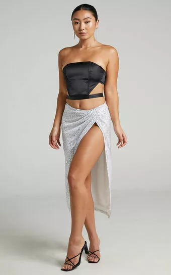 Lioness - Almost Famous Midi Skirt In White Sequin